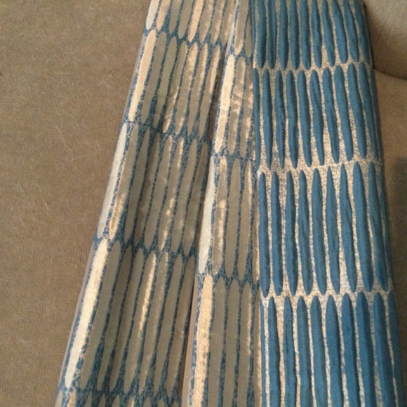Beautiful Like New Curtains - Picture 7 of 8